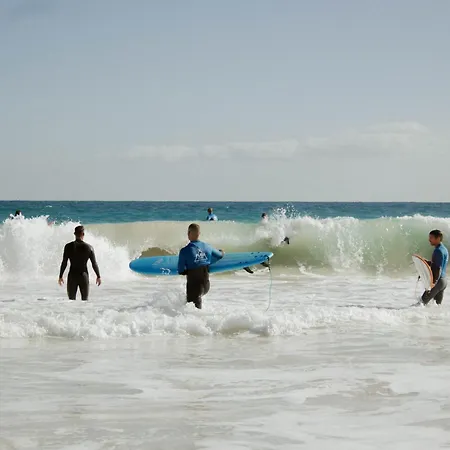 Pura Vida Surf House *