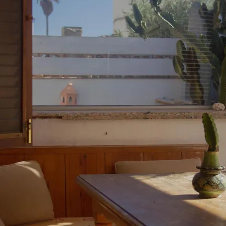 אכסניה Pura Vida Surf House