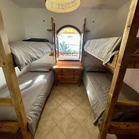 Pura Vida Surf House *