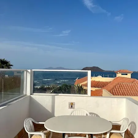 Pura Vida Surf House Hostel La Oliva