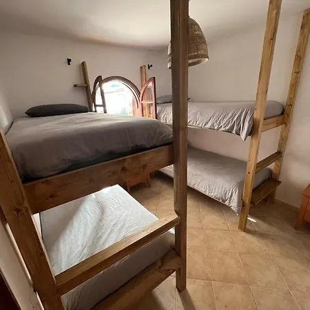 Hostel Pura Vida Surf Camp & School
