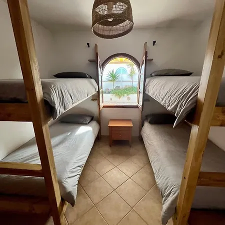 Pura Vida Surf House Hostel La Oliva