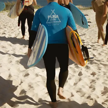 旅馆 Pura Vida Surf Camp & School