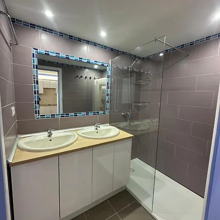 Pura Vida Surf House