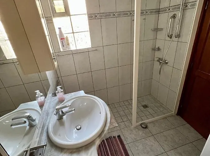 Pura Vida Surf House * לה אוליבה