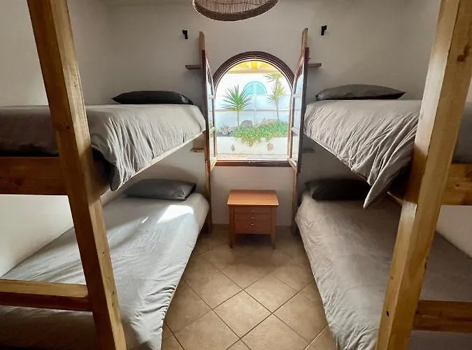 Pura Vida Surf House אכסניה לה אוליבה