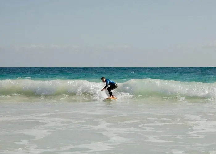 Pura Vida Surf House לה אוליבה