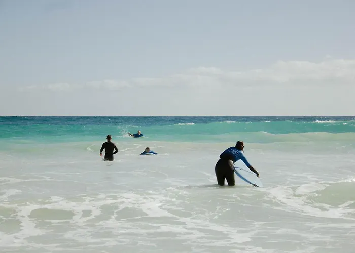 אכסניה Pura Vida Surf House לה אוליבה