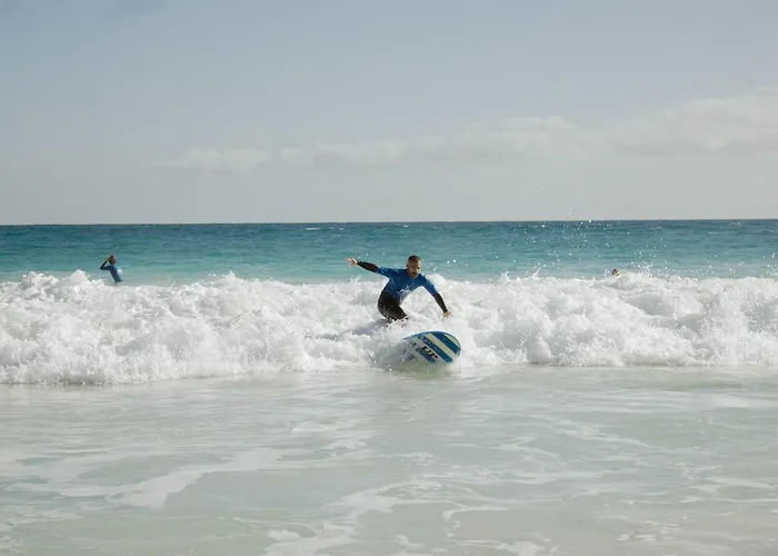 אכסניה Pura Vida Surf House *