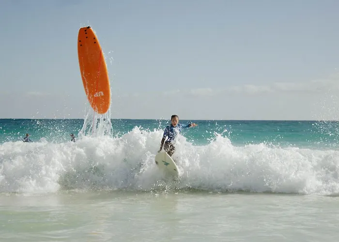 אכסניה Pura Vida Surf House