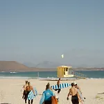 אכסניה Pura Vida Surf House *