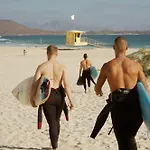 אכסניה Pura Vida Surf House *