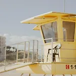 Pura Vida Surf House אכסניה *