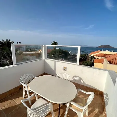 Pura Vida Surf House ホステル *