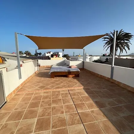 Pura Vida Surf House Ла-Олива
