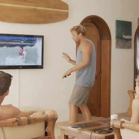 Pura Vida Surf House