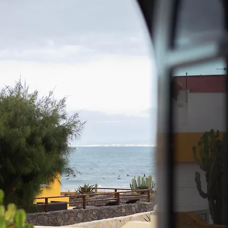 Pura Vida Surf Camp & School Vandrerhjem