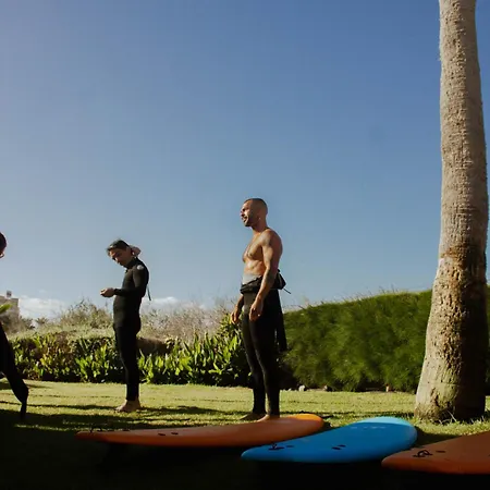 Pura Vida Surf Camp & School Vandrerhjem *