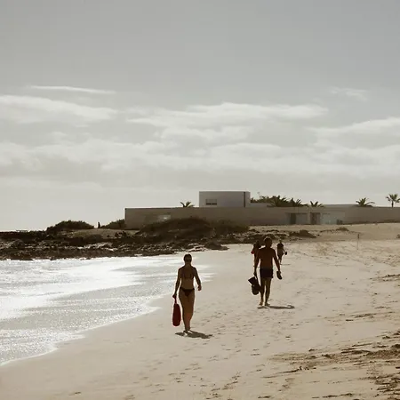Pura Vida Surf Camp & School Vandrerhjem La Oliva