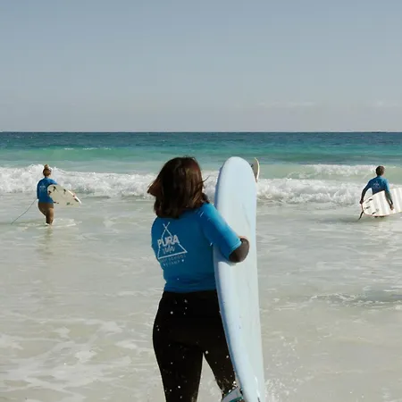 Pura Vida Surf House ホステル ラ・オリーバ