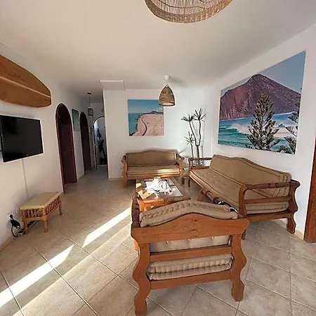 Pura Vida Surf House Хостел *