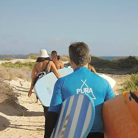 Pura Vida Surf House Хостел Ла-Олива