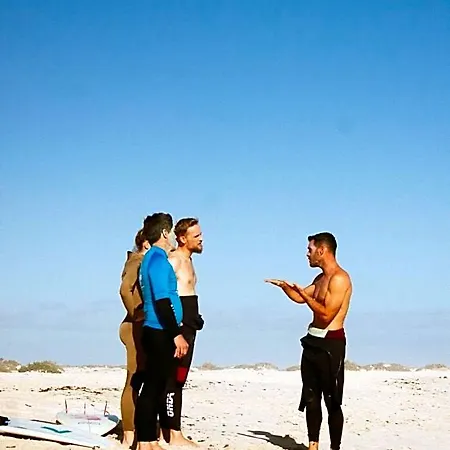 Pura Vida Surf House Хостел