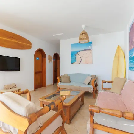 Pura Vida Surf House La Oliva