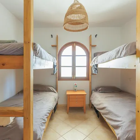 Pura Vida Surf House Albergue