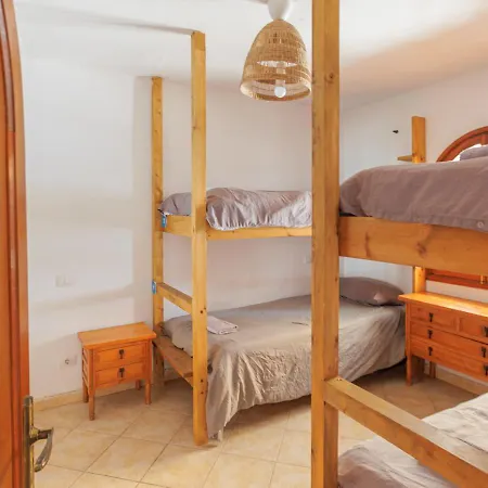 Pura Vida Surf House *