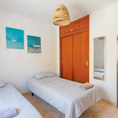 Pura Vida Surf House * La Oliva